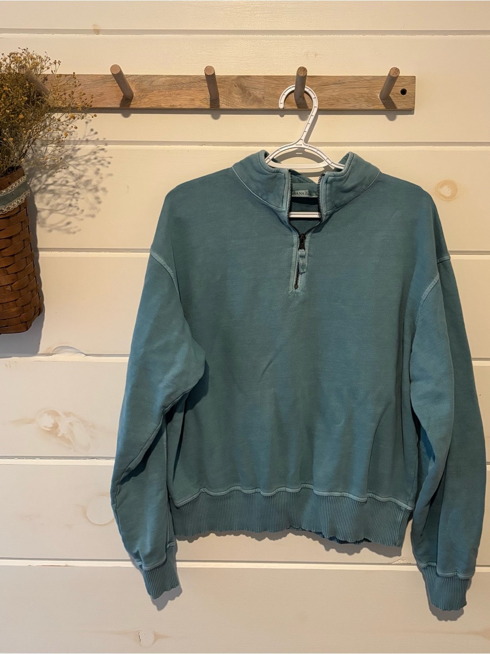 Zenana Women’s Quarter Zip Pull Over 100% Cotton M